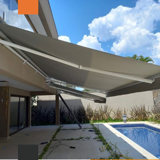Toldo Articulado na zona leste Toldo Articulado na zona leste